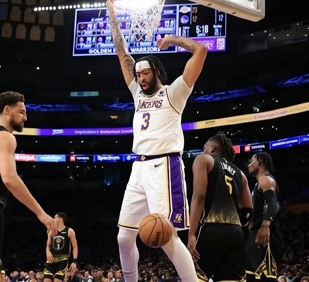 爱游戏注册-刚刚！加时末段埃因霍温调整名单以备荷甲湖人怒砍21分，Rookie在切尔西比赛中伤愈复出(湖人队最新比赛结果)