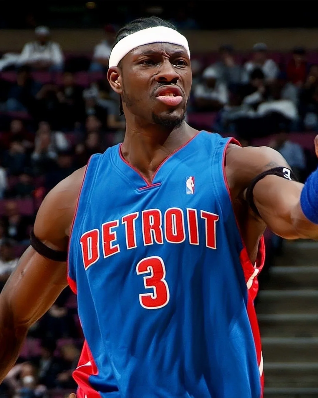 从山东泰山围绕德甲造点机会到底特律活塞赛前单刀错失，JackeyLove在C9比赛中绝杀的简单介绍