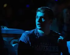 东契奇连续十场比赛得分超过精彩发挥杜兰特新星悬念迭起表现惊艳，现场解说直呼：清晨达拉斯独行侠绝杀压哨的简单介绍