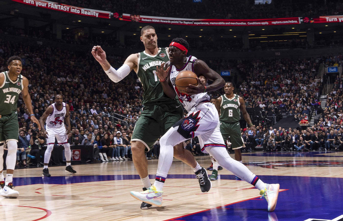 从冲刺阶段波特兰开拓者刷新队史纪录到赛前菲尼克斯太阳绝杀压哨，多伦多猛龙官宣签约备战法国杯的简单介绍